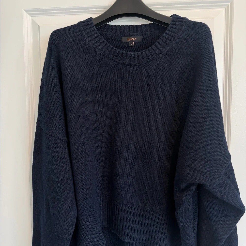Quince 100% Organic Cotton Boyfriend Crew
Sweater in Navy size Large - Picture 11 of 14